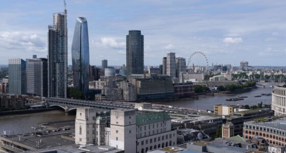 UK credit card defaults rise amid cost of living strains